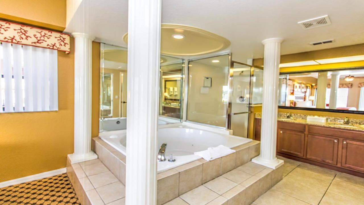 Stunning Condo Near Universal Studios Williamsburg Экстерьер фото
